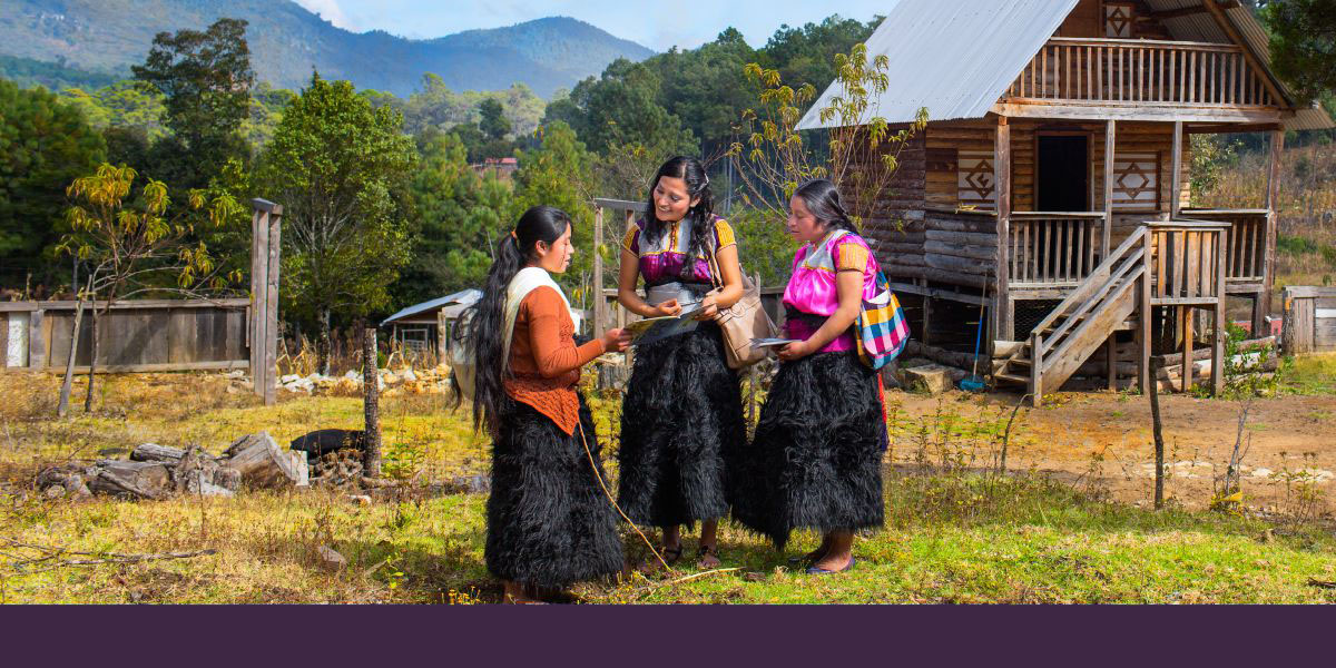 Bankashi baleshimikila umwanakashi mu ciTzotzil mu Chiapas, ku Mexico