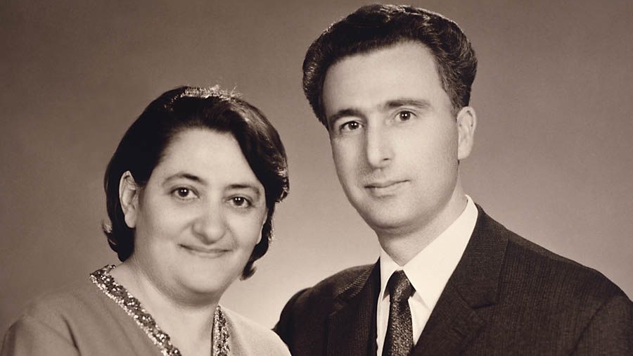 Si Eleni ug Aristotelis Apostolidis.