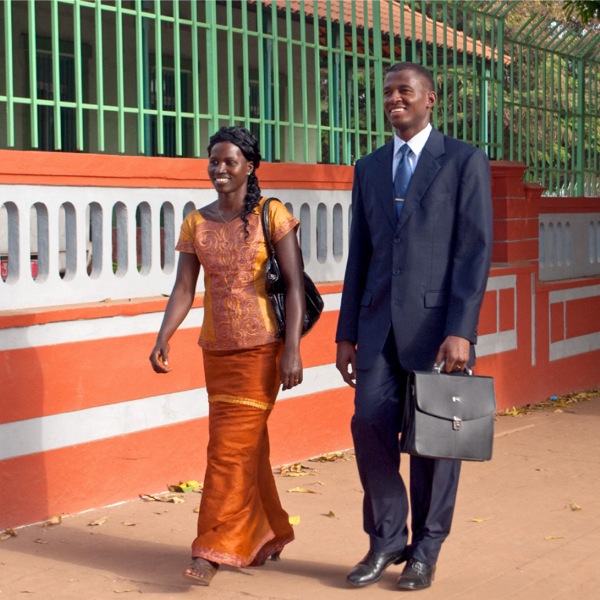 Gut gekleidete Zeugen Jehovas in Guinea-Bissau
