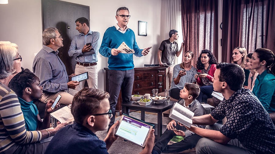 In einem Land, wo unsere Tätigkeit eingeschränkt ist, treffen sich Zeugen Jehovas in einer Privatwohnung