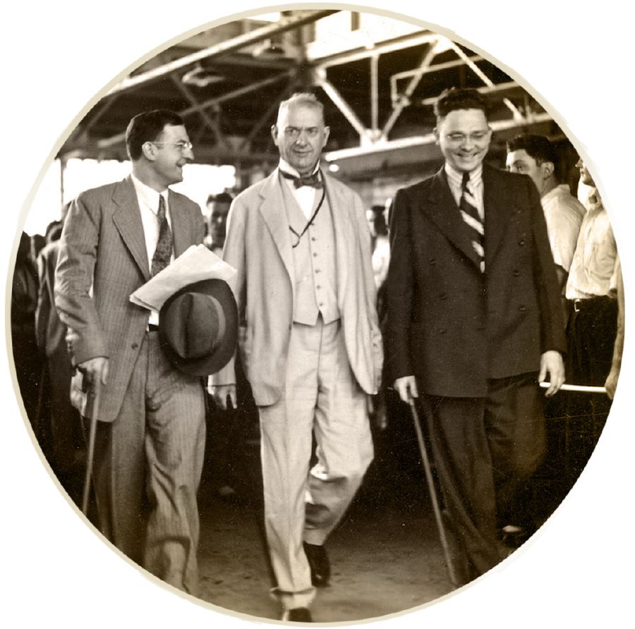 Nathan H. Knorr, Joseph F. Rutherford, kple Hayden C. Covington.