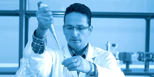 Frédéric Dumoulin at work