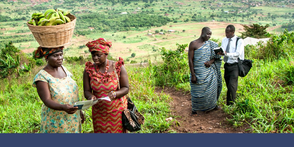 Jehovah’s Witnesses share the good news in Ghana