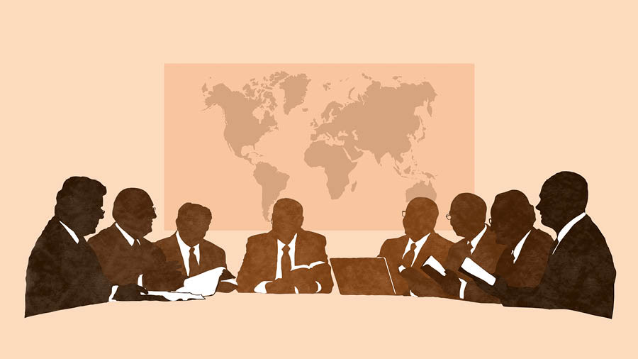 Members of the Governing Body meeting together.