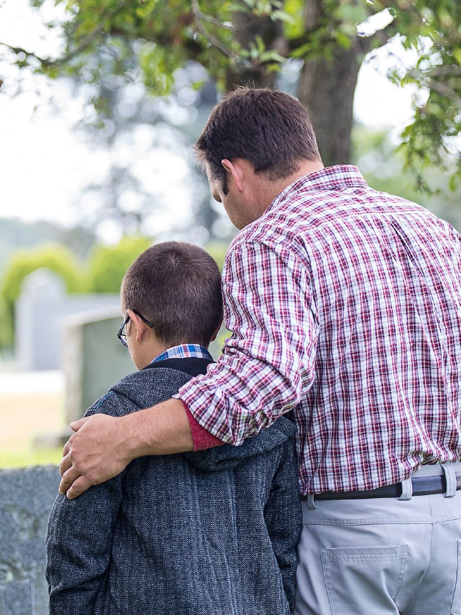 someone jw comforting comfort mourn those grieving son father young wol loss loved library umuntu lp