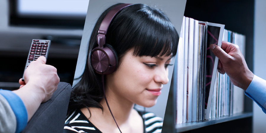 ۱.‏ مردی تلویزیون نگاه می‌کند؛‏ ۲.‏ دختری به موسیقی گوش می‌دهد؛‏ ۳.‏ مردی مجله‌ای از کتابخانه برمی‌دارد