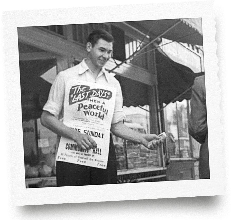 اوايل دههٔ ۱۹۵۰ والتر ماركين در خدمت موعظه در خيابان