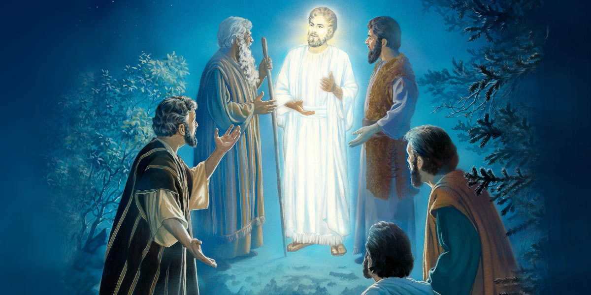 Jésus est transfiguré devant Pierre, Jacques et Jean ; Moïse et Élie apparaissent à ses côtés