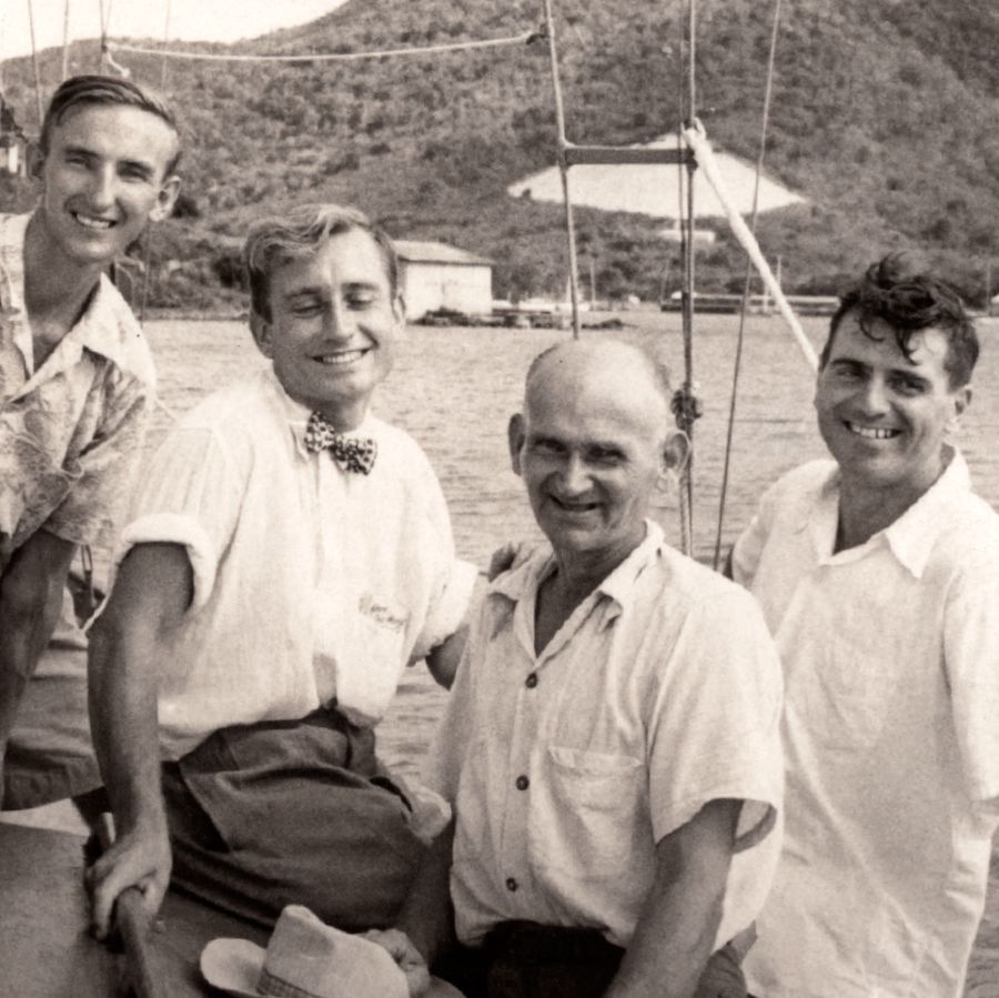 Quatre missionnaires à bord de la Sibia : Ron Parkin, Dick Ryde, Gust Maki et Stanley Carter