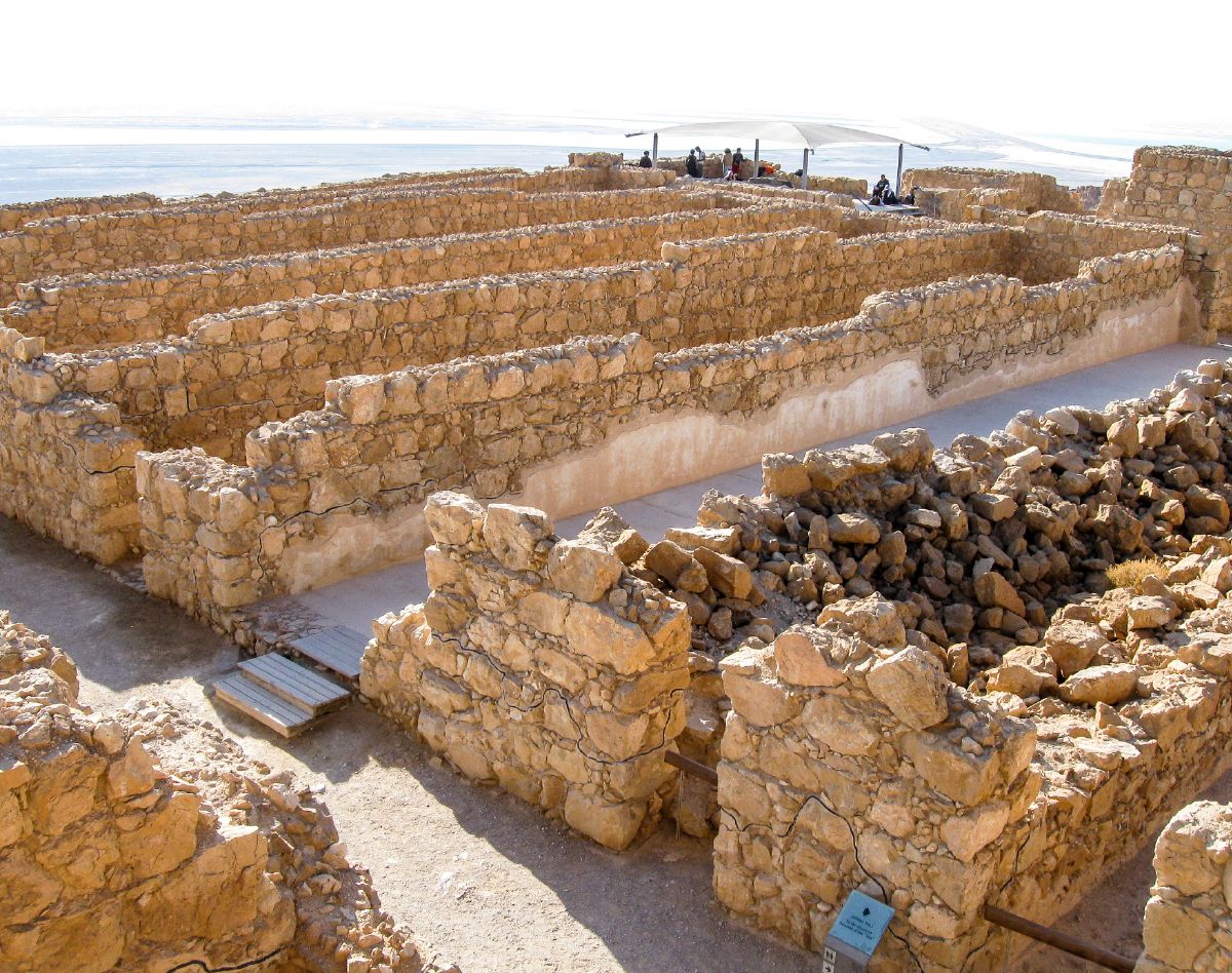 Sisa-Sisa Gudang Kuno di Masada