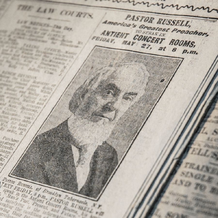 Naipakaammo iti pagiwarnak a The Irish Times ti palawag publiko ni Brother Russell