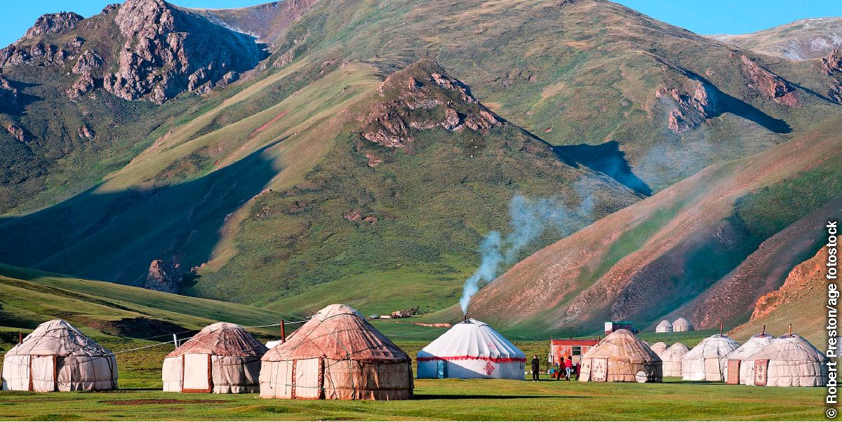 Iurte nella valle di Taš Rabat, in Kirghizistan