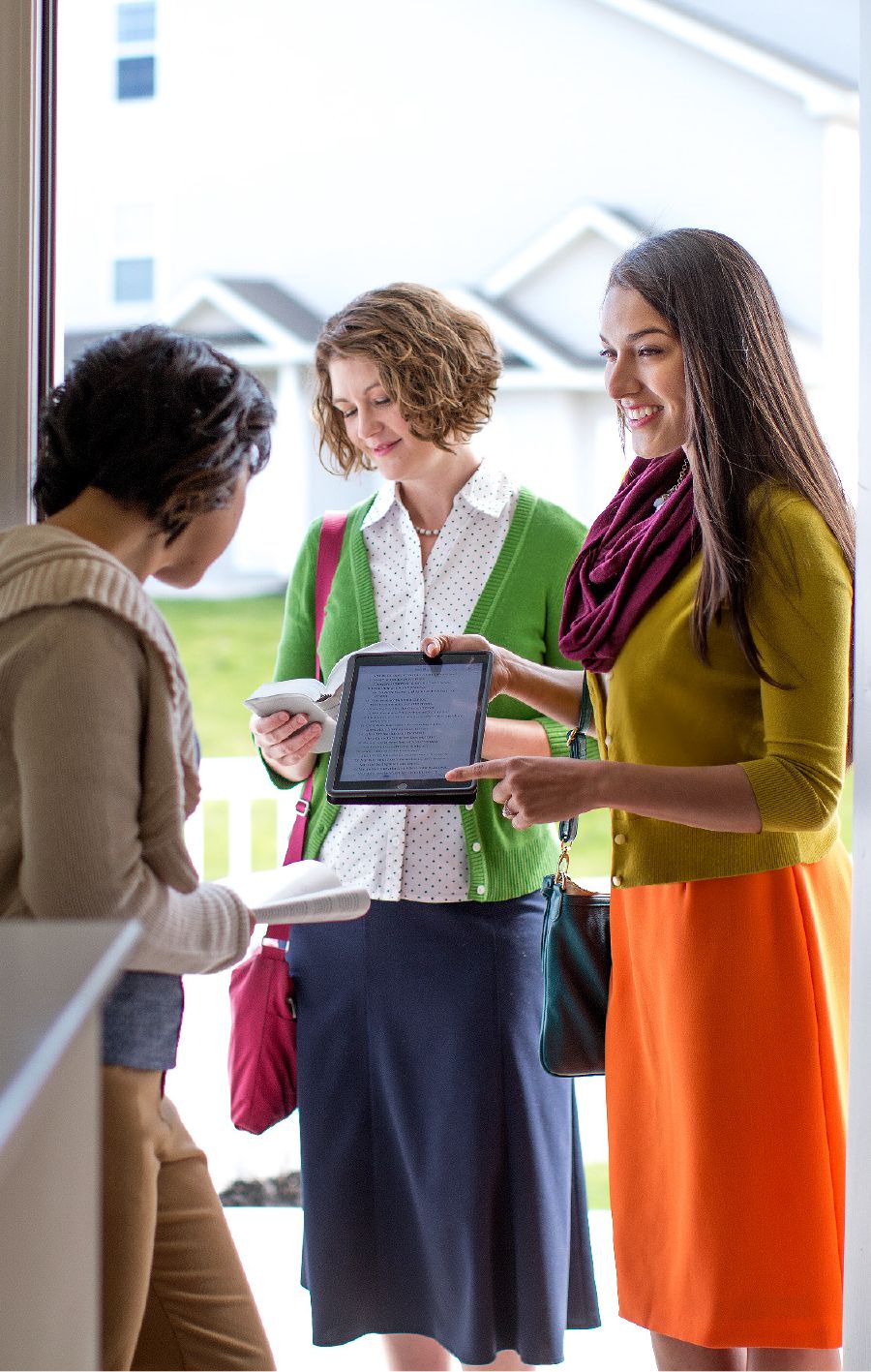 Bana betu ba bakaji babidi bapinganyina muntu ne bamuleja filme