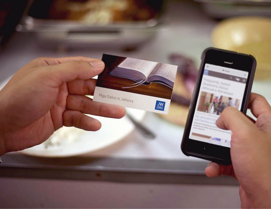 Muntu ubuela mu site wa jw.org ne karte ka jw.org