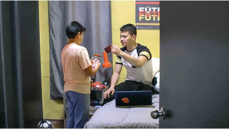 Tshimfuanyi tshia mu filme wa “Bilejilu biabu bikulongeshe: Samuele.” Danny webeja tutuende bua mudiye ne nsomeblu wa mpala ibidi.