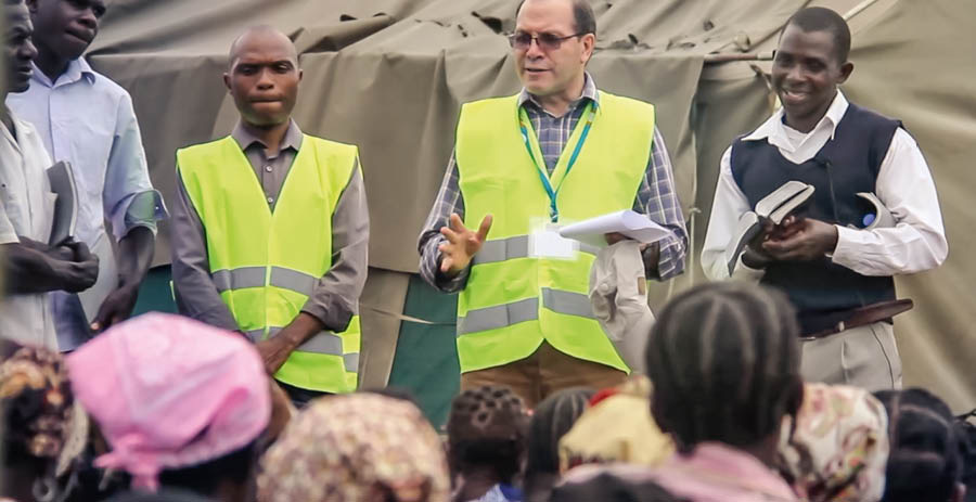 Tshimfuanyi tshia mu filme wa “Luapolo lua Komite wa balombodi lua 2019.” Bena mu Komite wa diambuluishangana padiku bipupu bayukila ne bana betu badi tshipupu tshikuate.