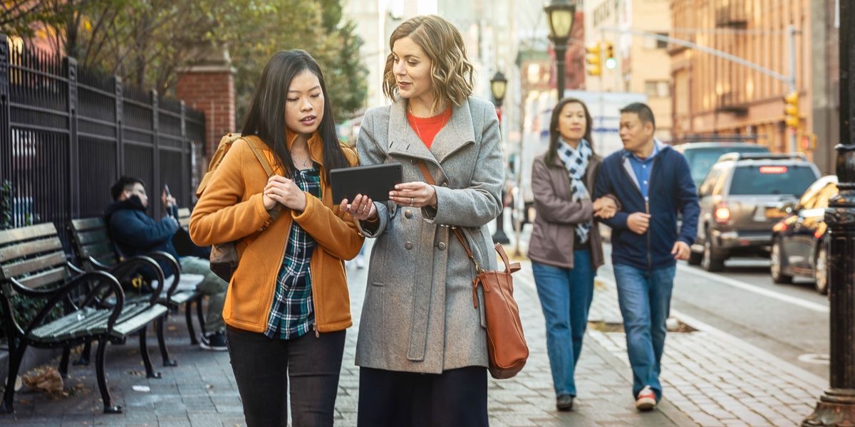 Muanetu wa bakaji uyisha muntu mukaji wa mu Asie.