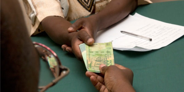 Muntu usombangana makuta