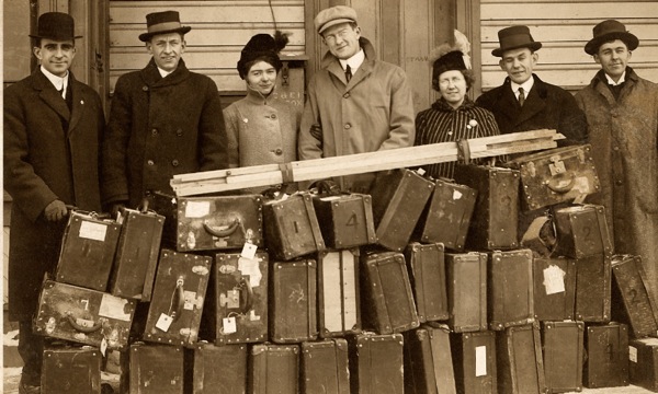 Balongi ba Bible ne turton tua bintu bivuabu benza nabi mudimu bua kuleja filme wa Foto-drama wa bufuki