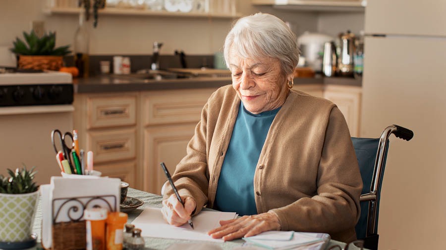 Muanetu wa bakaji mu kakalu ka balema ufundila bantu mikanda bua kubayisha