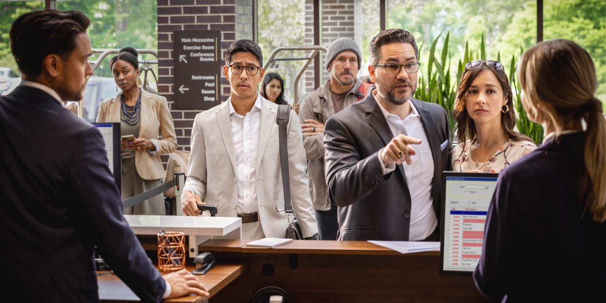 Muntu mulume mufiike munda, ukanyina muakididianganyi wa ku nzubu wa tshilala benyi. Bantu badi balue bua kulalamu bimane balondangane panyima pende.