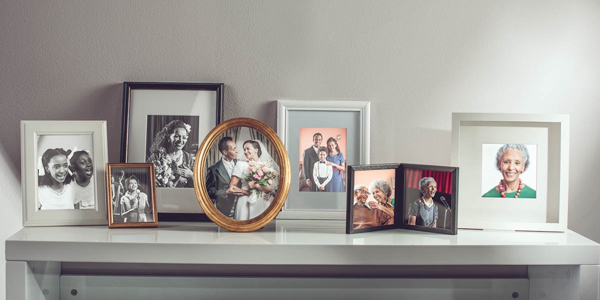 Foto ya nsombelu wa mamu kampanda patshivuaye muana, ulonga mua kuimba ne tshisanji tshia piano, mukuate bilongo, mu dituku dia dibaka diende, yeye ne bayende ne muanende wa balume, yeye ne bayende bakadi bakulakaje, wimba ne tshisanji tshia piano, ne mpindieu muikale nkayende