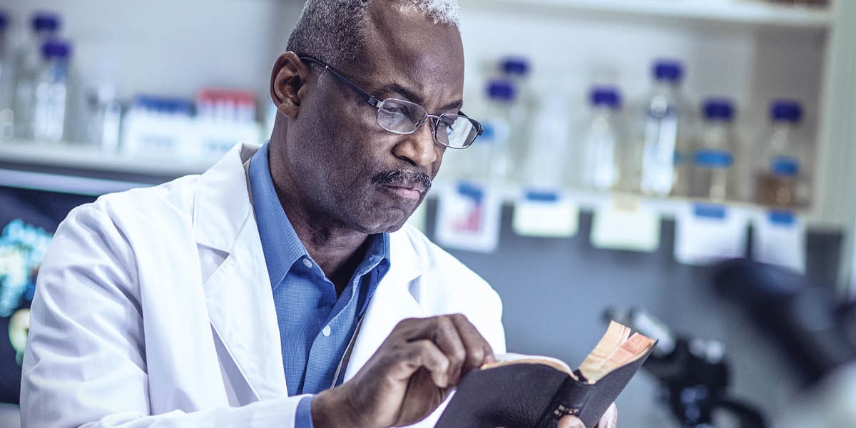 Umue wa ku bena sianse batudi bakuile ubala Bible