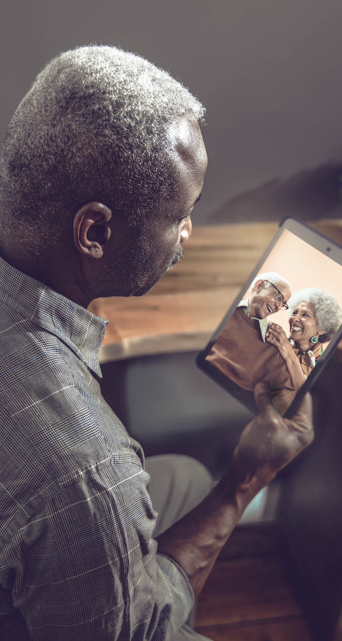 Umue wa ku bena sianse batudi bakuile mukuate foto wa bena dibaka bakulakaje batudi batele mu tshiena-bualu tshia mbangilu