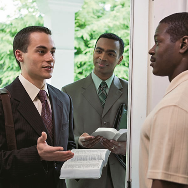 Iin ta̱ sákuaʼa xa̱ʼa Biblia ki̱tara servicio xíʼin ta̱ sánáʼa̱-ñaʼá, nátúʼunna xa̱ʼa tu̱ʼun Ndióxi̱ xíʼin iin ta̱a