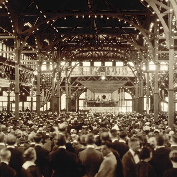 Ku̱a̱’ání na̱ yiví xi̱niso̱’ona iin discurso ti̱xin asamblea ña̱ xi̱kuumií na̱ xi̱ka’vi Biblia ku̱i̱ya̱ 1922, ñuu Cedar Point, Ohio.