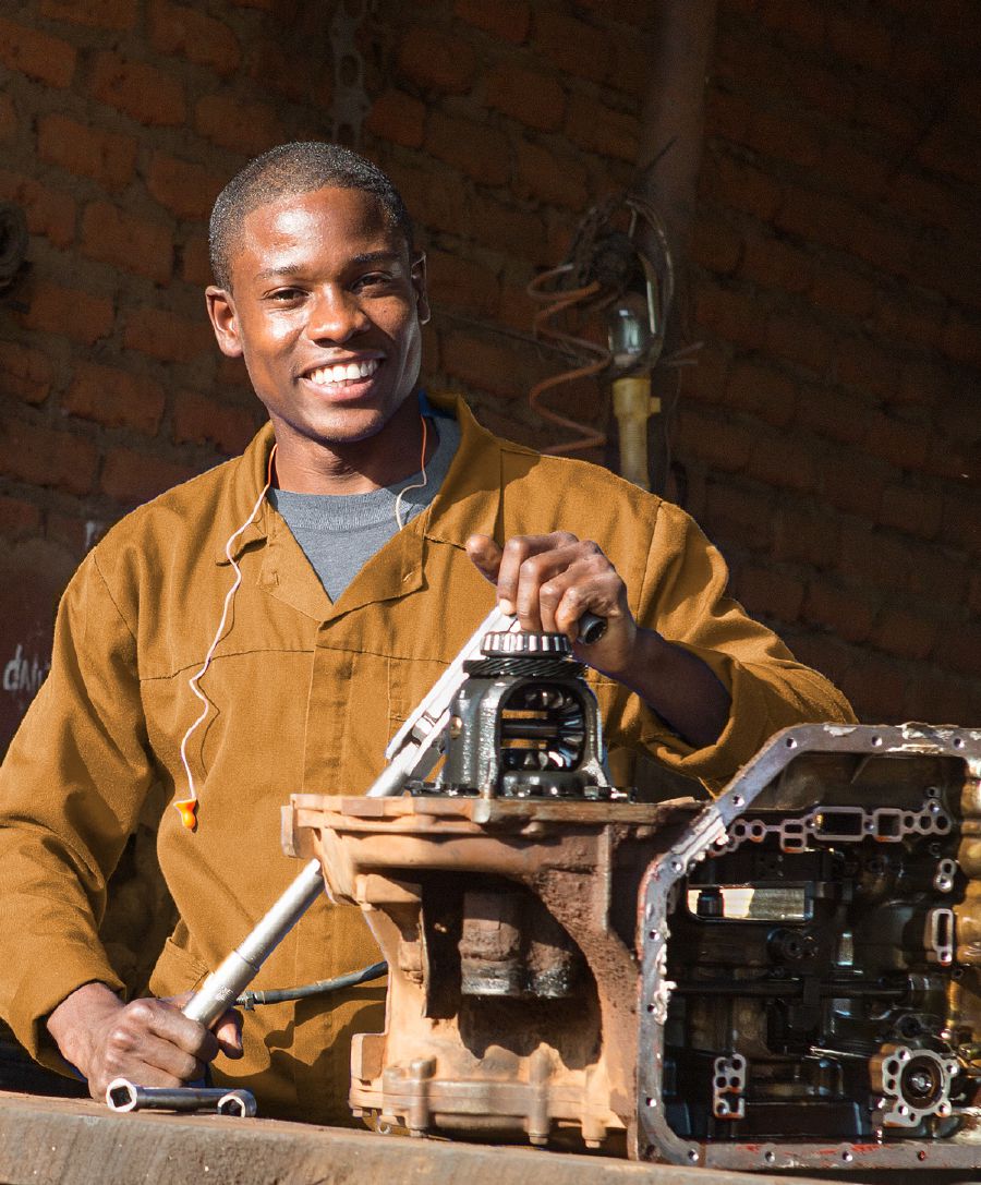 Iin ta̱ hermano kúsi̱í-inira káchíñura