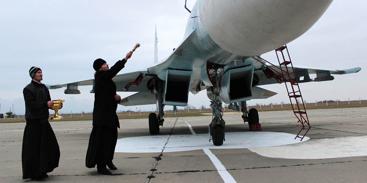 Iin ta̱ su̱tu̱ chíka̱a̱ra bendición iin avión tú ku̱ʼu̱n nu̱ú guerra.