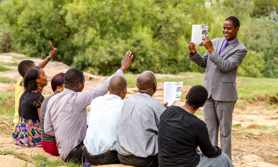 Iin ta̱ superintendente ña̱ circuito ta̱ loʼova kúúra