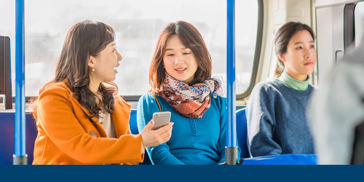 Iin ñá Testigo xíniñúʼuñá iin celular ña̱ nátúʼunñá xa̱ʼa Ndióxi̱ ti̱xin carro