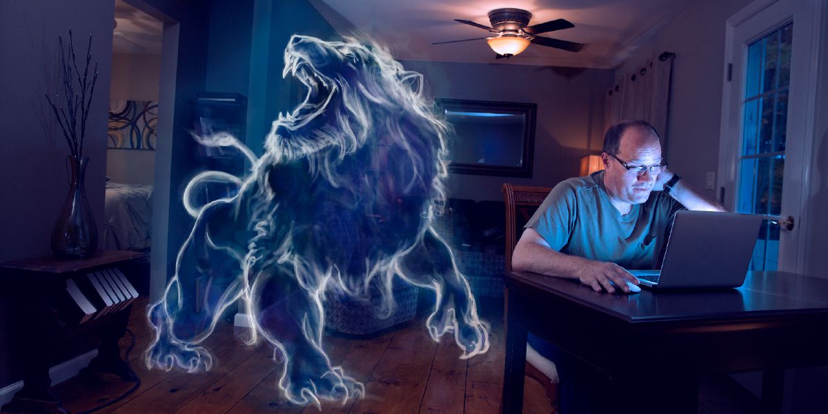 Iin ta̱ hermano xíniñúʼura computadora ta xa̱a̱ ñuú kúúña, ta xíʼin ta̱yóʼo níndichi iin león ta tí yóʼo kúú ta̱ Ndi̱va̱ʼa
