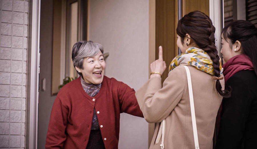 Ñá precursora xíʼin iin ñá hermana chíndeéná iin ñá ñaʼá ñá ku̱a̱ʼa̱nná kaʼvina xíʼin