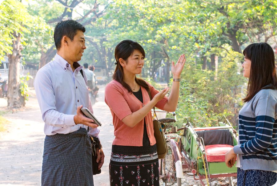 Ta̱ Kazuhiro xíʼin ñá Mari