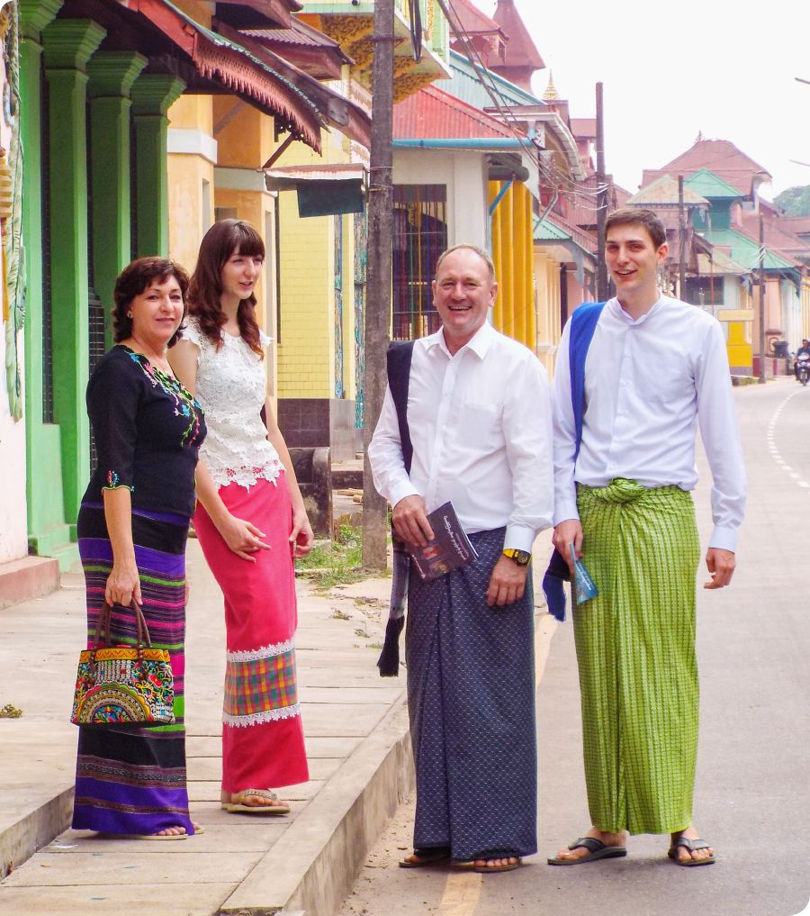 Ñá Jane, ñá Danica, ta̱ Rodney xíʼin ta̱ Jordan