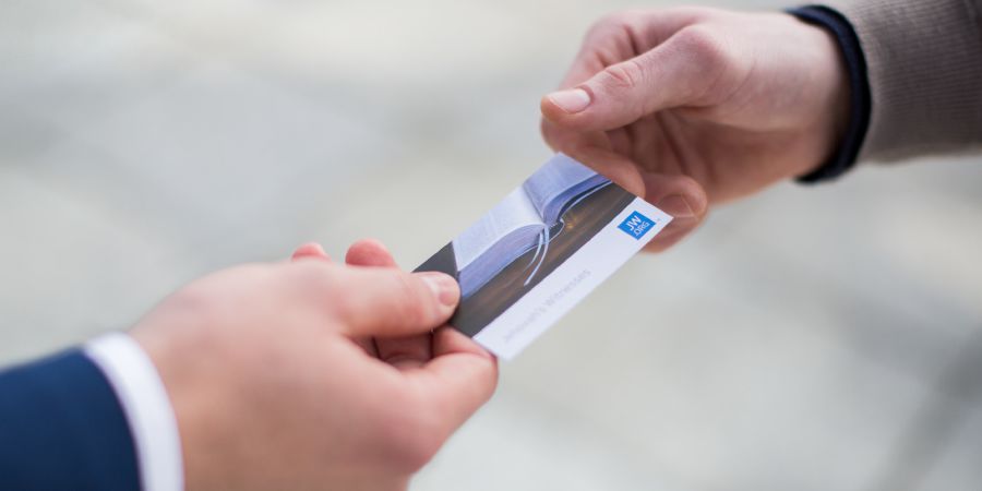 Tarjeta ña̱ ki̱ʼvina jw.org