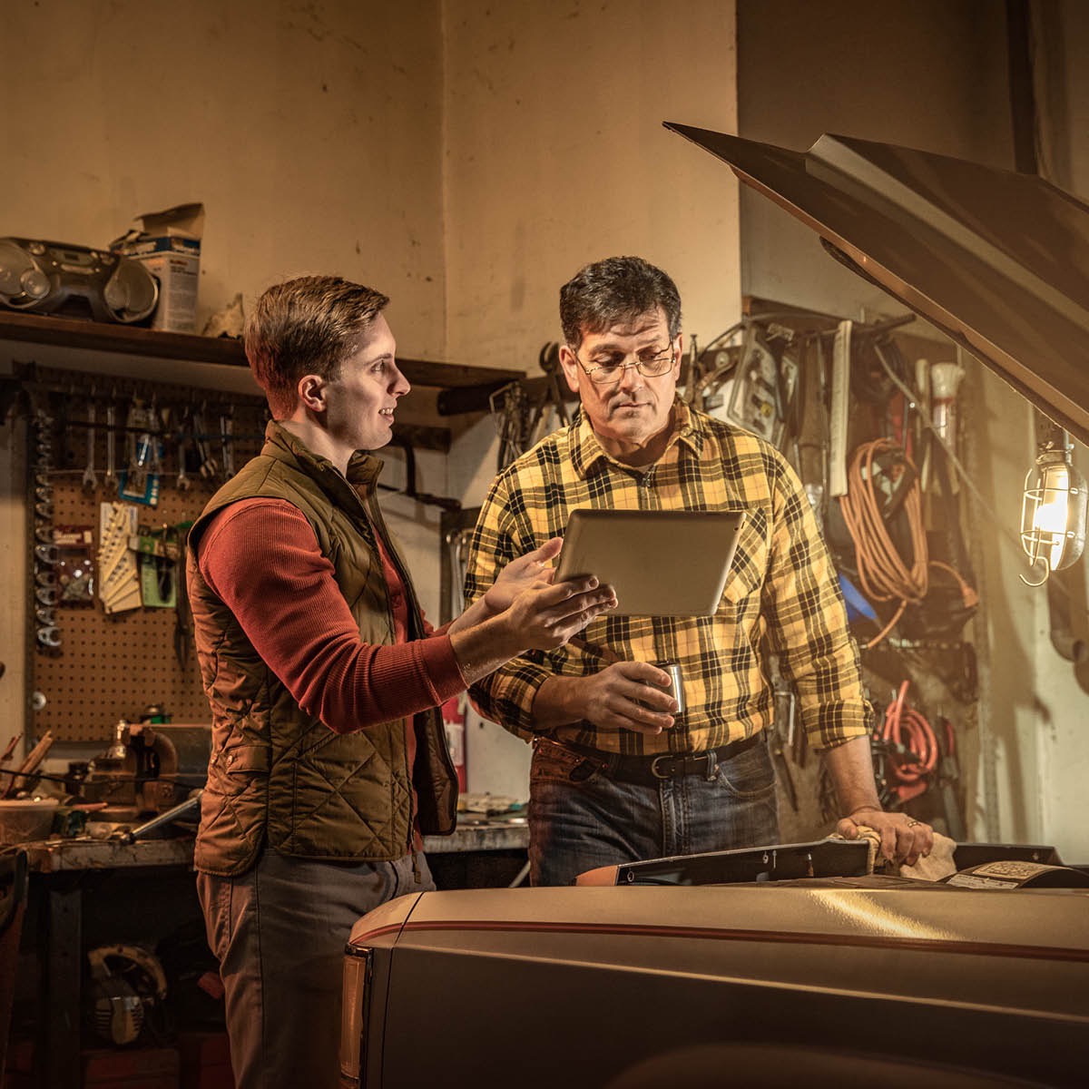 Iin ta̱ loʼo ta̱ kúú testigo chíndeétáʼanra xíʼin yivára ta̱ va̱ása kúú testigo ña̱ keʼéra carro, ta saá kíxáʼara náʼa̱ra iin video nu̱úra ña̱ va̱xi nu̱ú jw.org