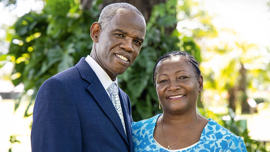 Ta̱ Jack xíʼin ñá Marie-Line Bergame.