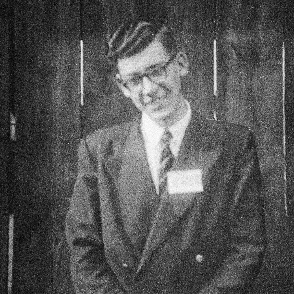 Ta̱ Keith Eaton tá ni̱xi̱yo loʼora.