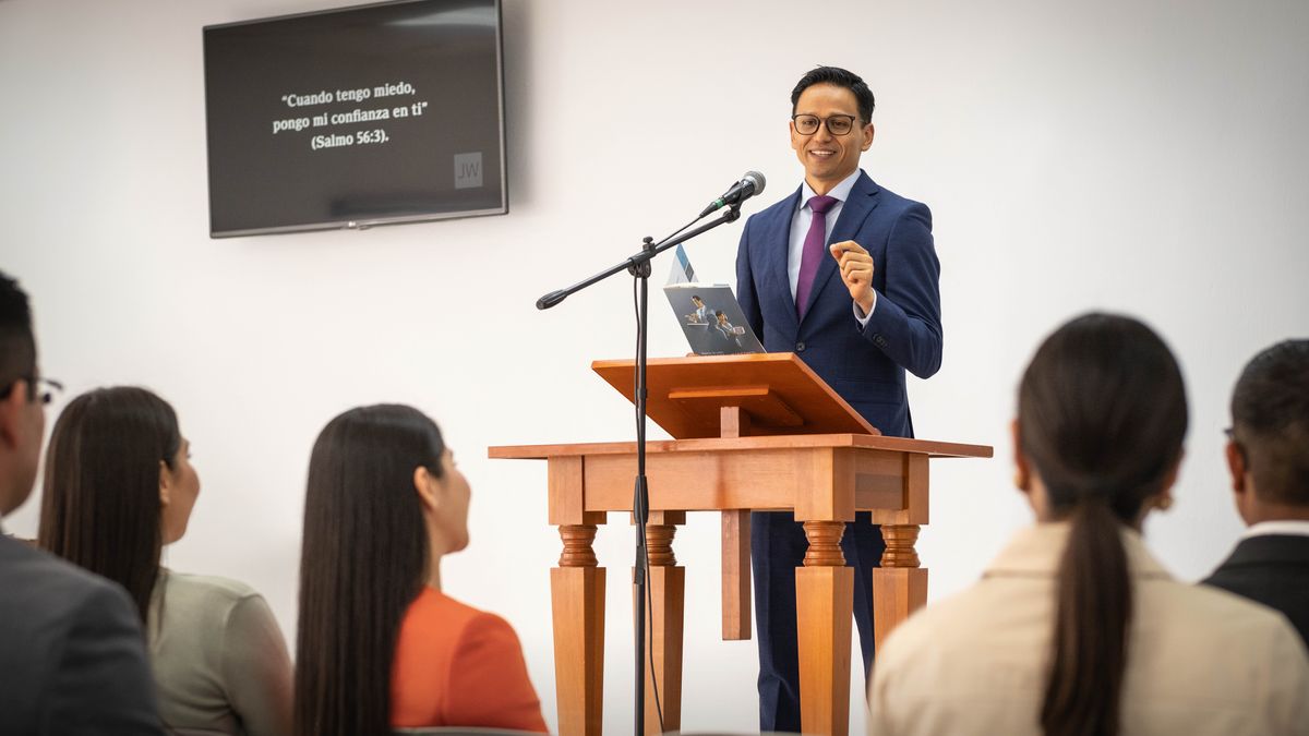 Ti̱xin reunión ña̱ xíyo ma̱ʼñú semana ta̱ presidente xíniñúʼura folleto ña̱ naní “Sákuaʼaka ña̱ vií kaʼviún ta sanáʼún” ña̱ va̱ʼa chika̱a̱ra ndee̱ xíʼin na̱ yáʼa ta saátu taxira consejo ndaʼa̱na.