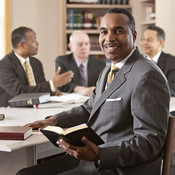 Czterech starszych zboru Świadków Jehowy