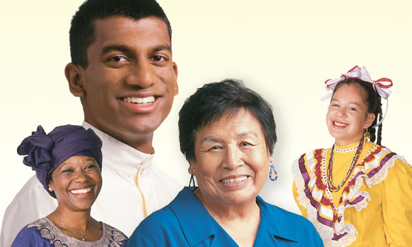 Irmãos e irmãs felizes de diferentes idades e etnias.