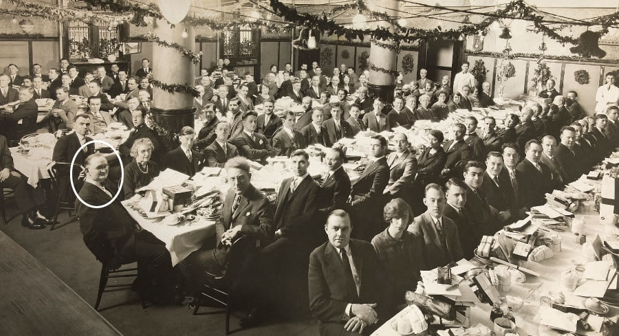 Вефильская семья последний раз празднует Рождество, 1926 год. Ричард Барбер обведен на фотографии