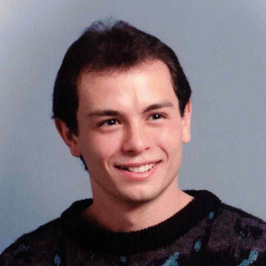 Ntate Donald Williams ha e sa le mocha pele e e-ba Paki ea Jehova.