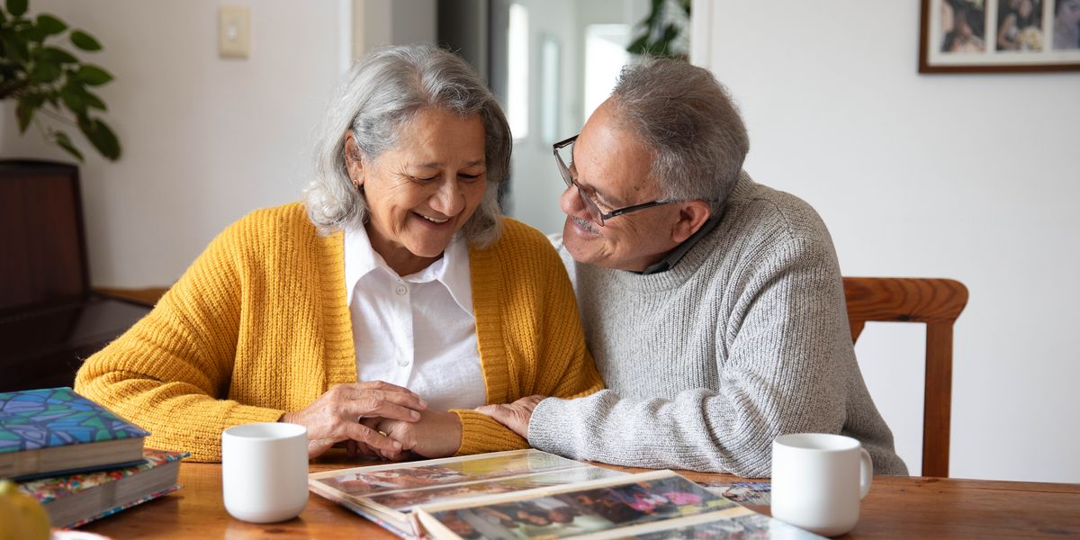 Banyalani ba holileng ba sheba linepe tsa bona ba thabile.