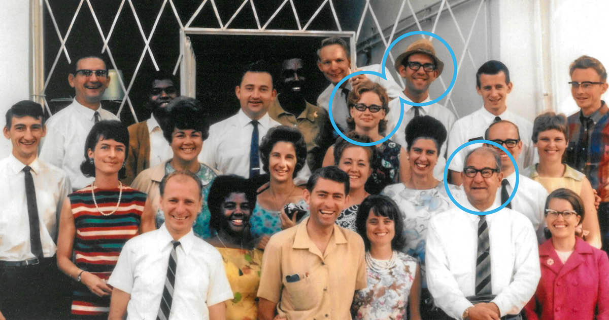 Dayrell le Susanne ba eme le Nathan H. Knorr hammoho le bara le barali ba bo rona ba bang.