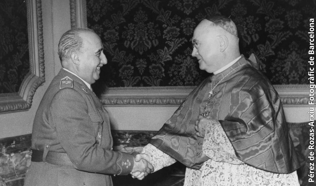 Francisco Franco o lumelisa Mok’hatholike ea ka sehloohong.